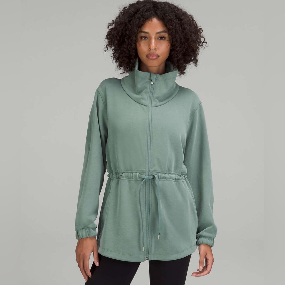 Lululemon softstreme cinch waist jacket coat sweater Tidewater Teal Size 4